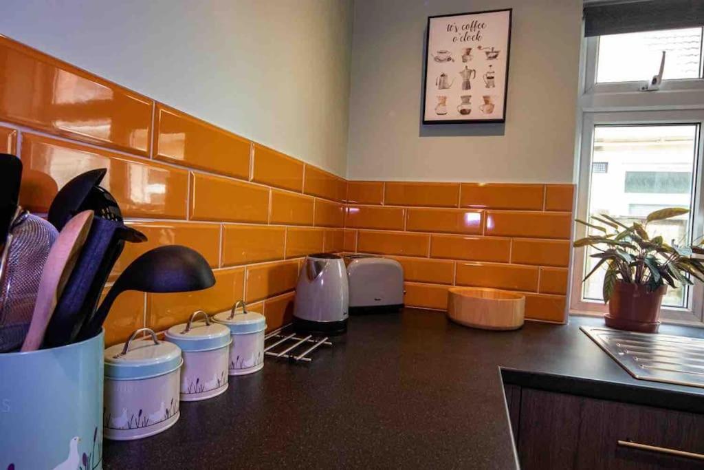 1 Bedroom Self Contained Apartment In Christchurch Winkton Luaran gambar