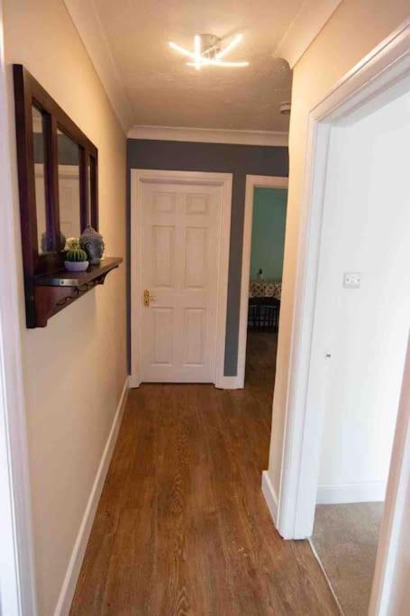 1 Bedroom Self Contained Apartment In Christchurch Winkton Luaran gambar