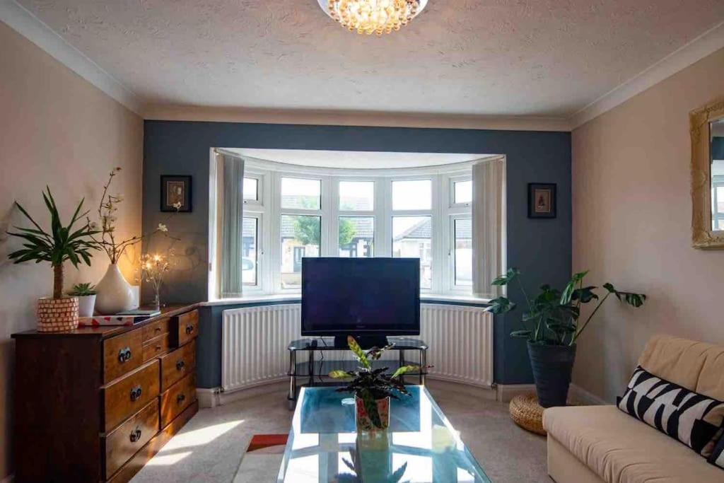 1 Bedroom Self Contained Apartment In Christchurch Winkton Luaran gambar